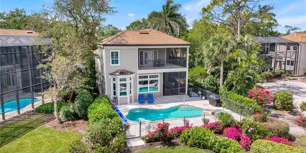 3470 Thornbury LN