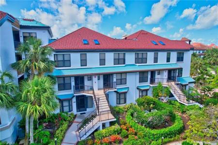 111 La Peninsula