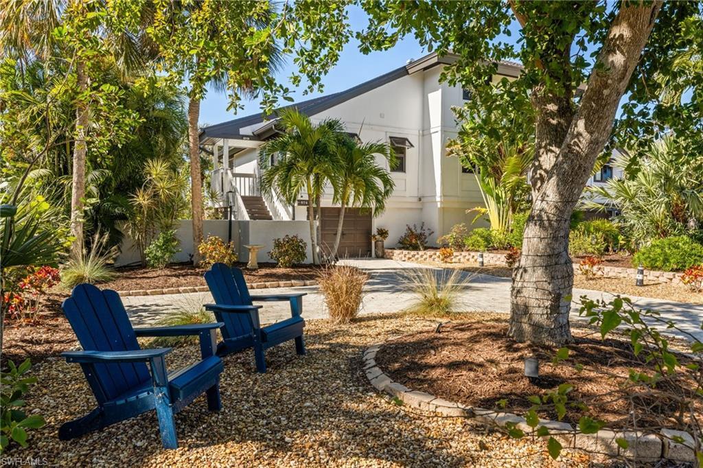 Image 3: Outside Sitting Area