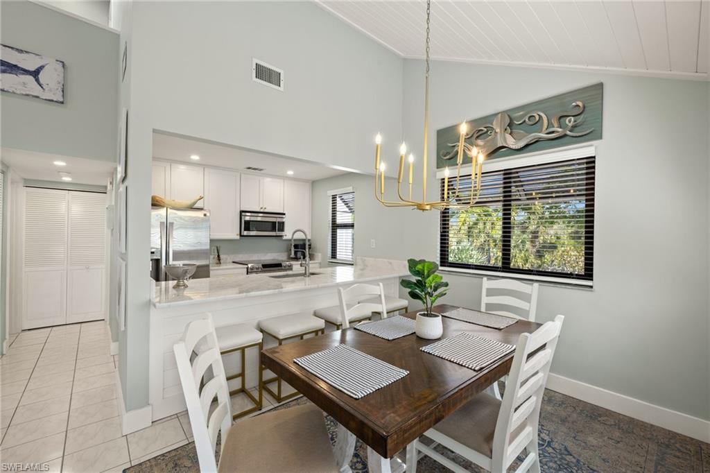 Image 4: Dining Area