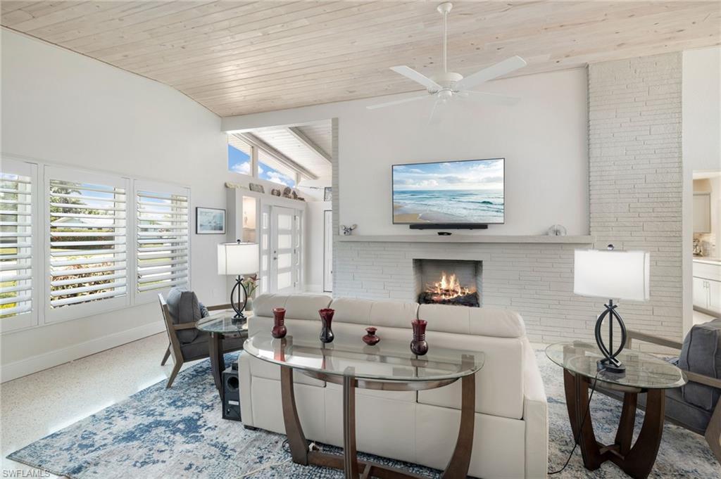 Image 1: Beautiful fireplace wall