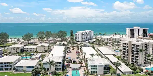 2100 Gulf Shore N