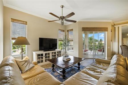 17020 Willowcrest WAY