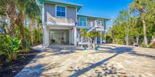 1233 Middle Gulf DR