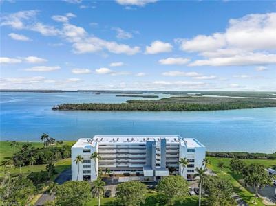 4223 Bay Beach LN