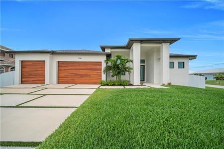 2726 SW 38th ST