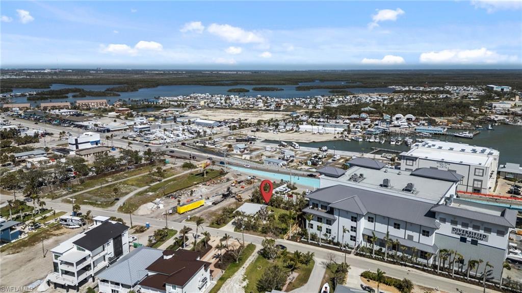 Image 4: Bird's eye view of a nearby body of water