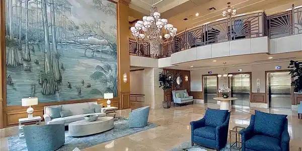 Image 4: Grand two-story lobby