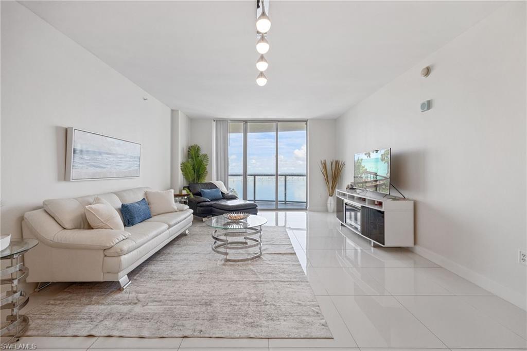 Image 2: Spacious Open Floor Plan