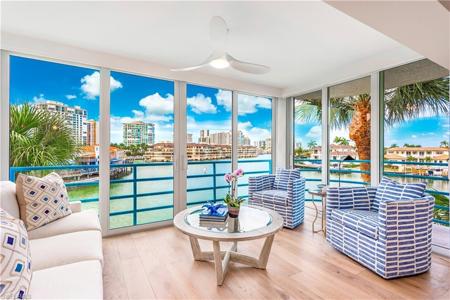 205 Park Shore DR