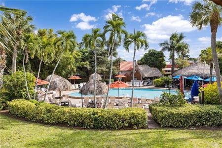 2555 Tamiami Trail TRL