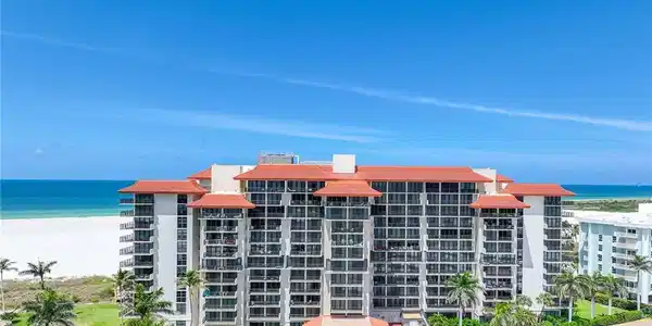 180 Seaview CT