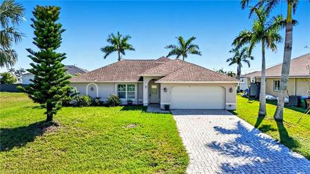 9 SW 37th PL