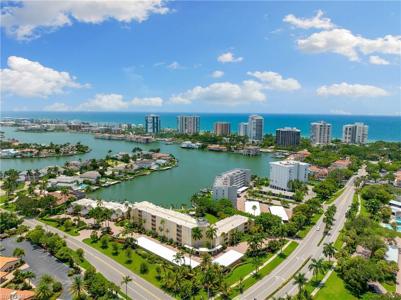 400 Park Shore DR