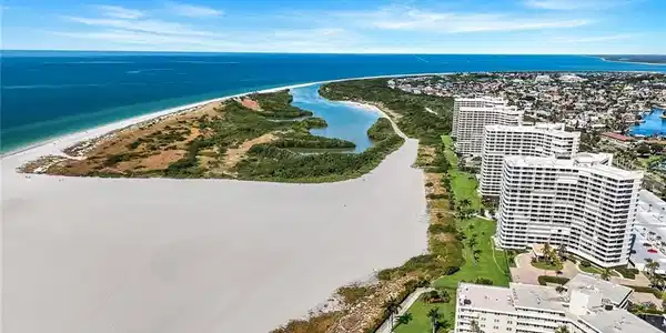 380 Seaview CT