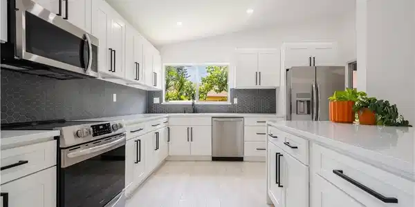 6495 Royal Woods