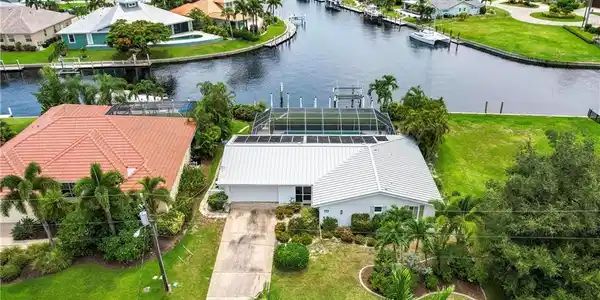 133 Crescent DR