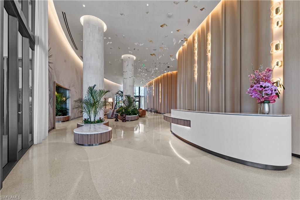 Image 4: Lobby - South Tower