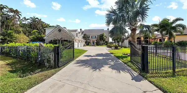 1807 Coral CIR