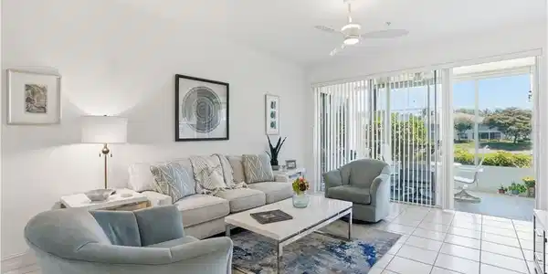 800 Carrick Bend CIR