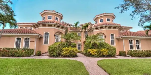 18540 Sandalwood Pointe