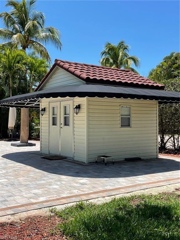 Image 3: View of outbuilding