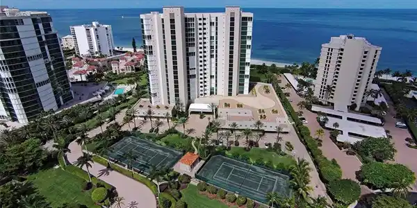 3991 Gulf Shore BLVD N