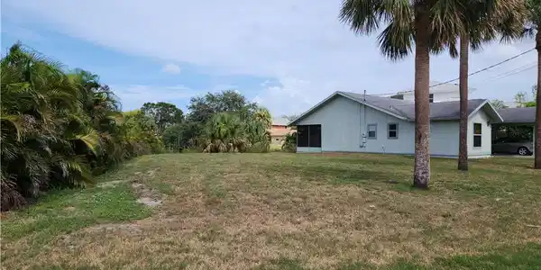 873 8th CT E