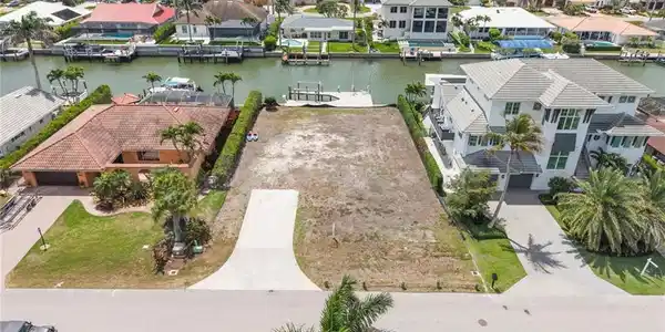 376 HERON AVE