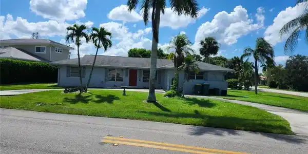 600 94th AVE N
