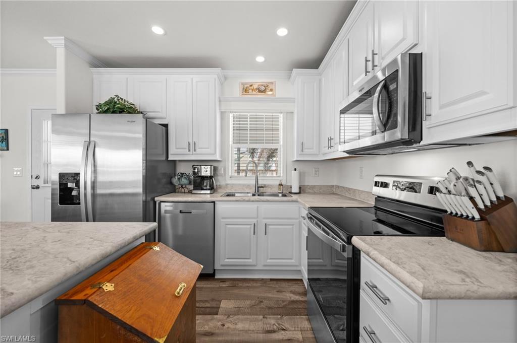 Image 4: Spacious Kitchen