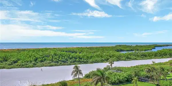 320 Seaview CT