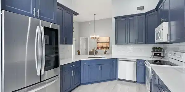 637 Beachwalk CIR