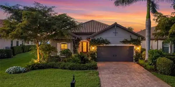 9523 Campanile CIR