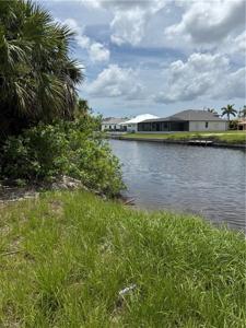 2372 NW 38th PL