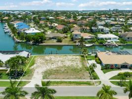 589 Spinnaker DR