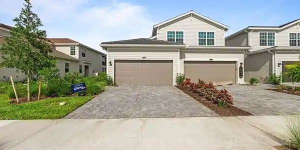 16556 Kingwood LN