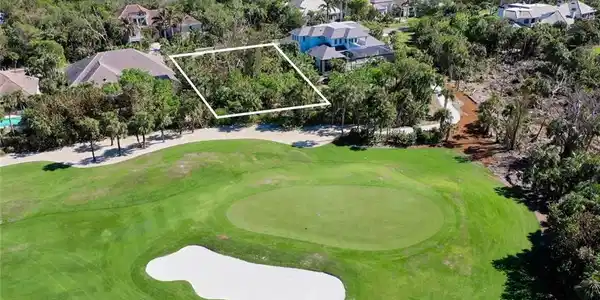 Image 4: Drone / aerial view