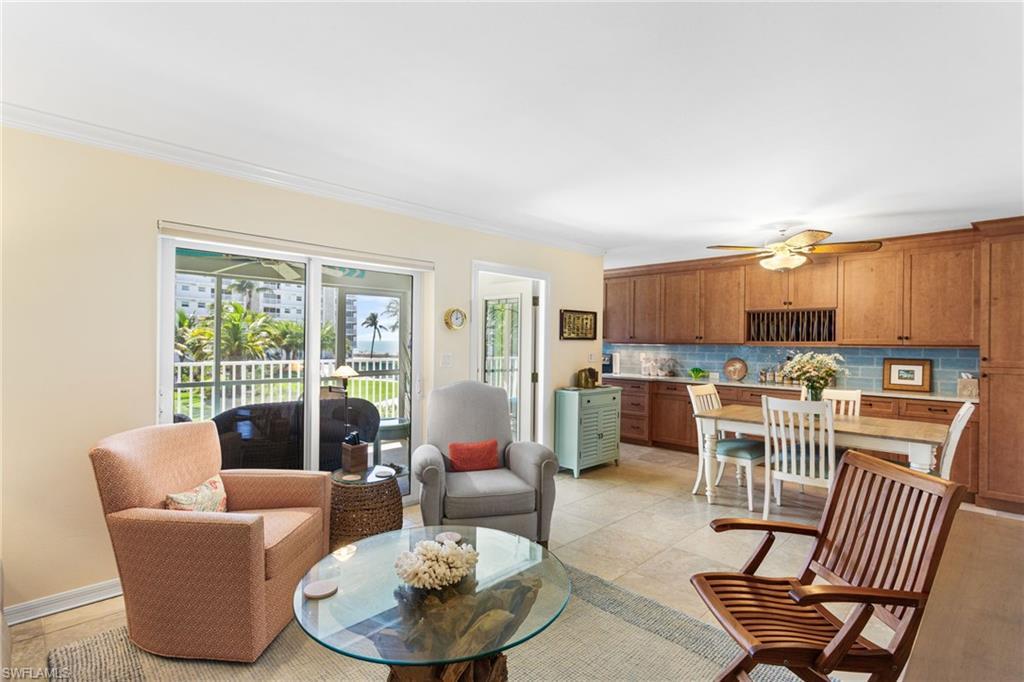 Image 3: Abundance of natural light!