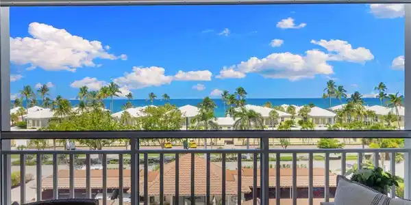 2600 Gulf Shore BLVD N