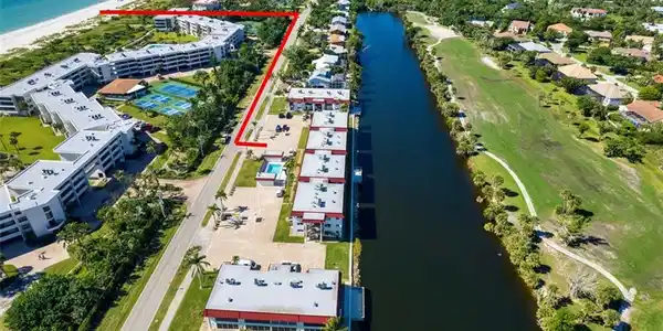 Image 3: Aerial view of complex and access to beach