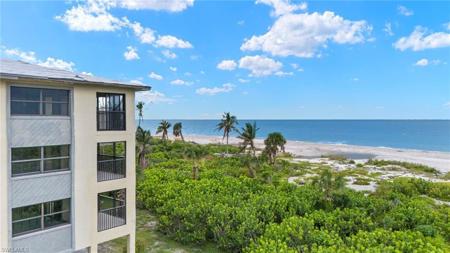 2737 W Gulf DR