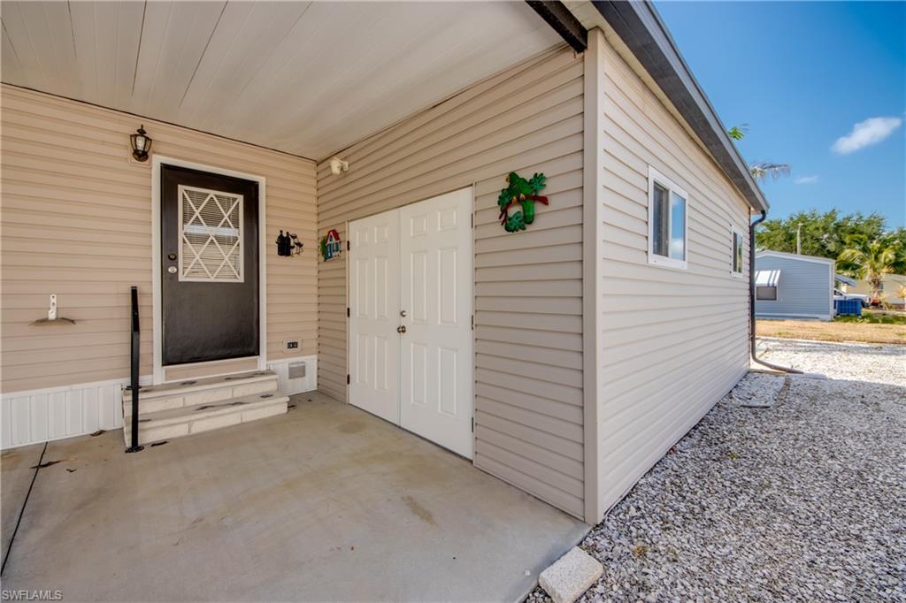 Image 4: Doorway to property