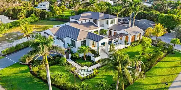 330 Hawser LN