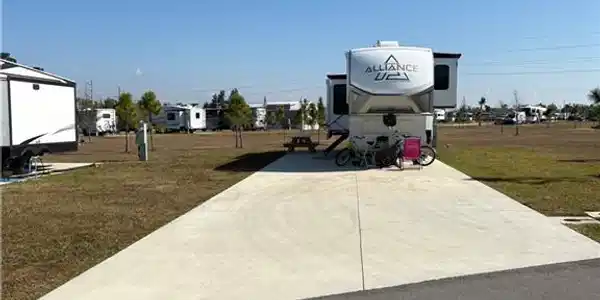 Image 4: RV Lot 237