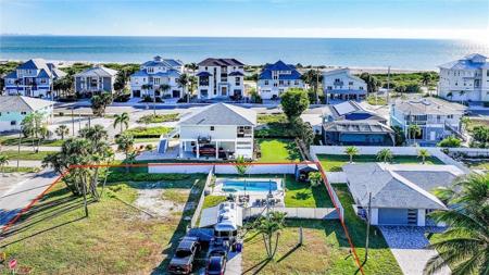 7950 Buccaneer DR