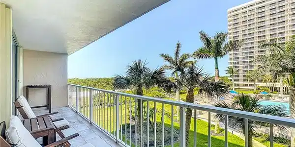 380 Seaview CT