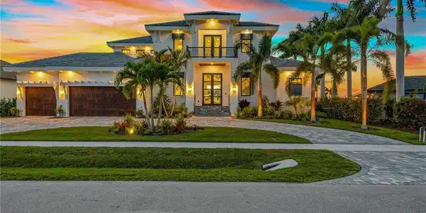 920 Iris CT