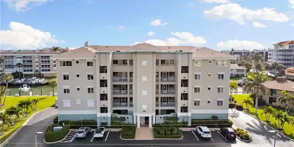 907 Panama CT