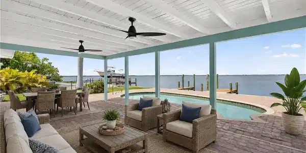 3 Bayview BLVD